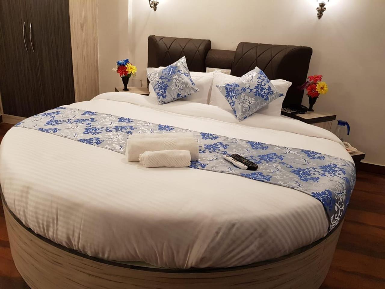 C P Cottage Resort 马哈巴莱斯赫瓦尔 外观 照片