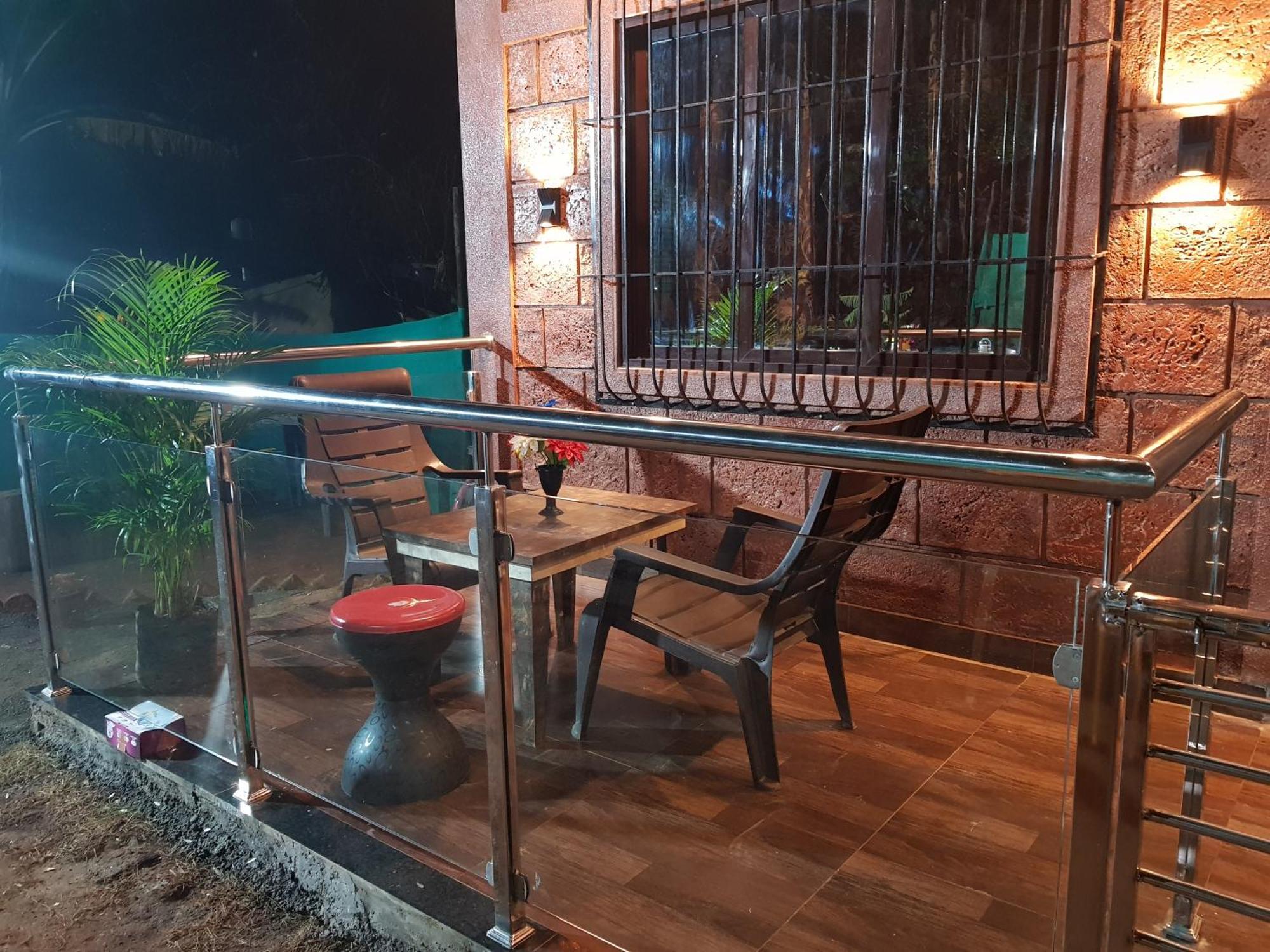 C P Cottage Resort 马哈巴莱斯赫瓦尔 外观 照片